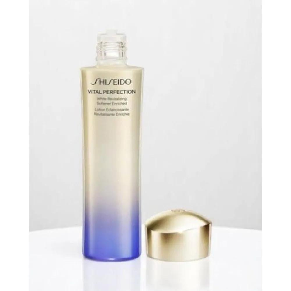 Shiseido Vital Perfection White Revitalizing Softener Enriched 150ml