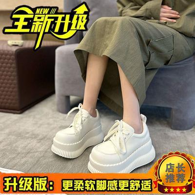 Britischer Stil kleine Lederschuhe Damen Plateauhöhe Erhöhung 2024 beliebte Muffin Loafer Frühling und Sommer schwarz Sport- und Freizeitschuhe