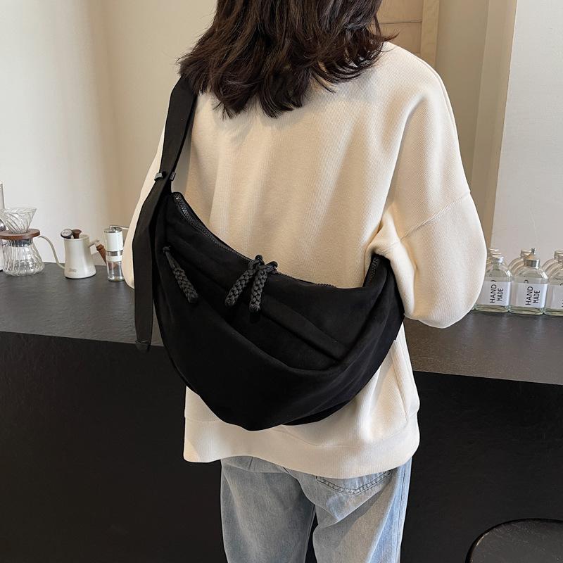 Suede Plush Large Capacity Dumpling Bag for Women, 2026 Autumn/Winter New Casual Lightweight Crossbody Bag, Textured Versatile Commuter Bag