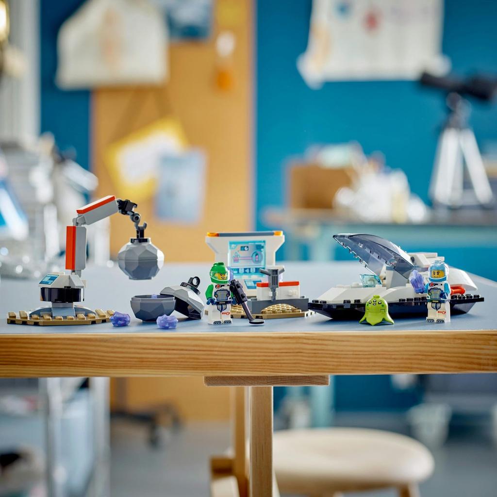 LEGO City Ship and Star Wars Toy Present Birthday Block Educational Christmas Boys Girls Children 4 Years Old 5 Years Old 6 Years Old Space 60429