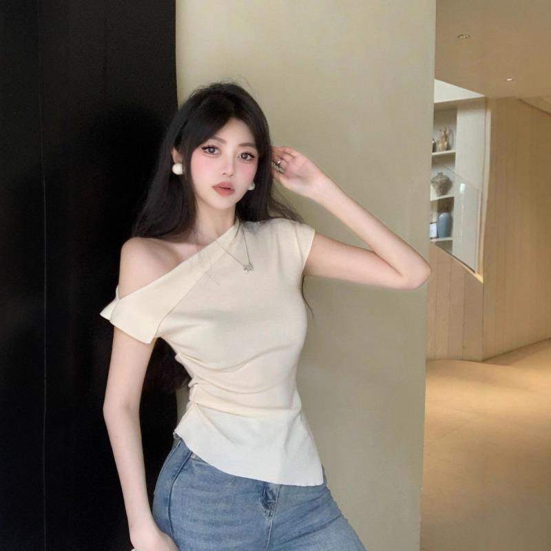 Pure Desire Sexy Slanted Shoulder Knitted Sweater Women's Summer Design Feeling Open Shoulder Irregular One-word Shoulder Shirt Spice Girl Short Top