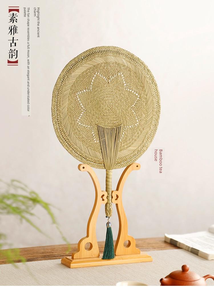 Hand-Woven Straw Fan for Summer Cooling and Mosquito Repellent, Portable Banana Leaf Fan with Classical Tassels, Old-Fashioned Fan