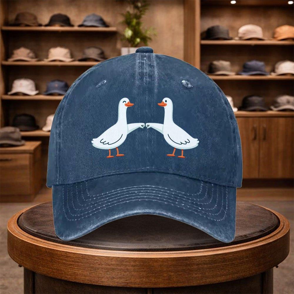 A White Goose Print Baseball Cap a Casual Duckbill Hat Stylish And Adjustable for Outdoor Use Suitable for Travel And Beach V 1pc