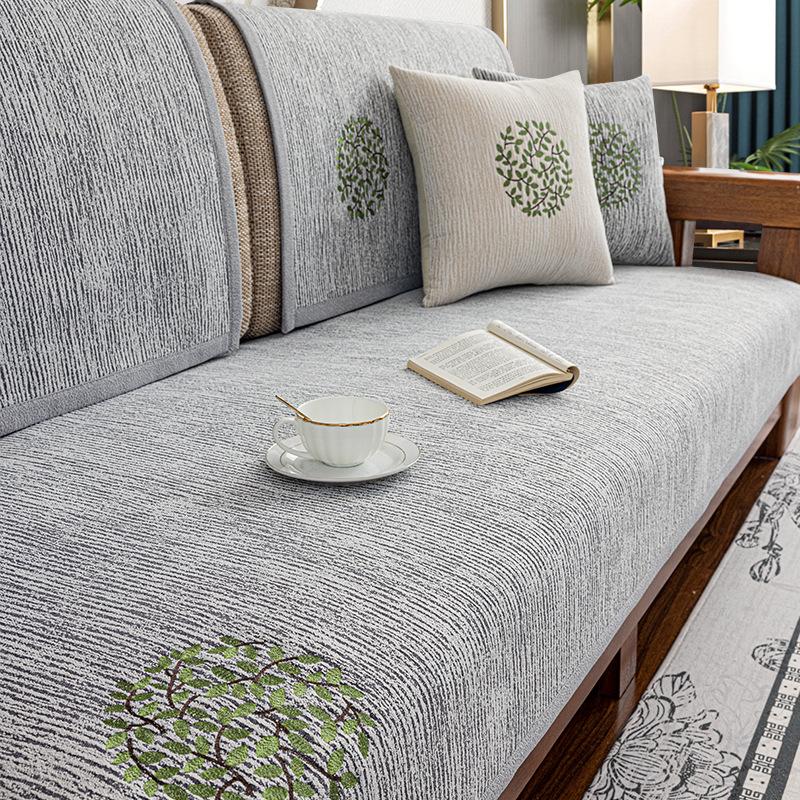 

New Chinese Sofa Cushion Universal Non-Slip Solid Wood Seat Cushion Chenier Sofa Cover High-End Sofa Towel For All Seasons 70*70cm