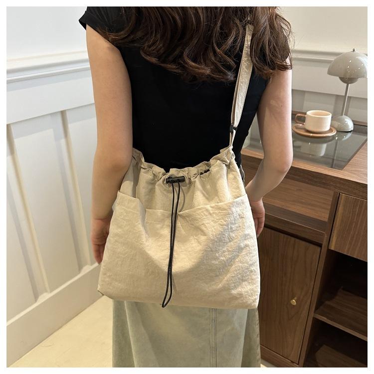 1Pc Large Capacity Waterproof Nylon Cloth Drawstring Pleated Shoulder Bag Travel Leisure Messenger Bucket Bag