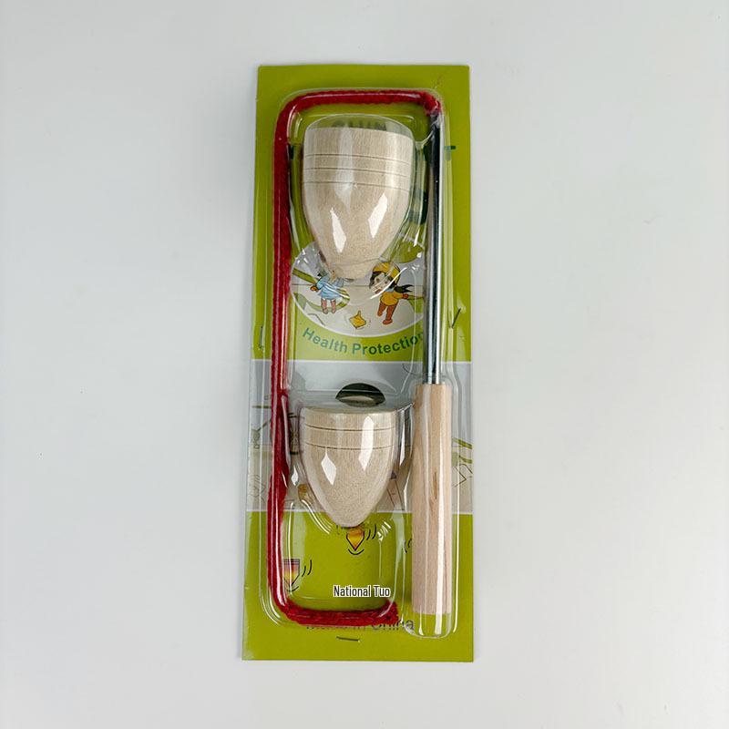 

Деревянная столешница: Ностальгические игрушки и фитнес-хлыст для всех возрастов