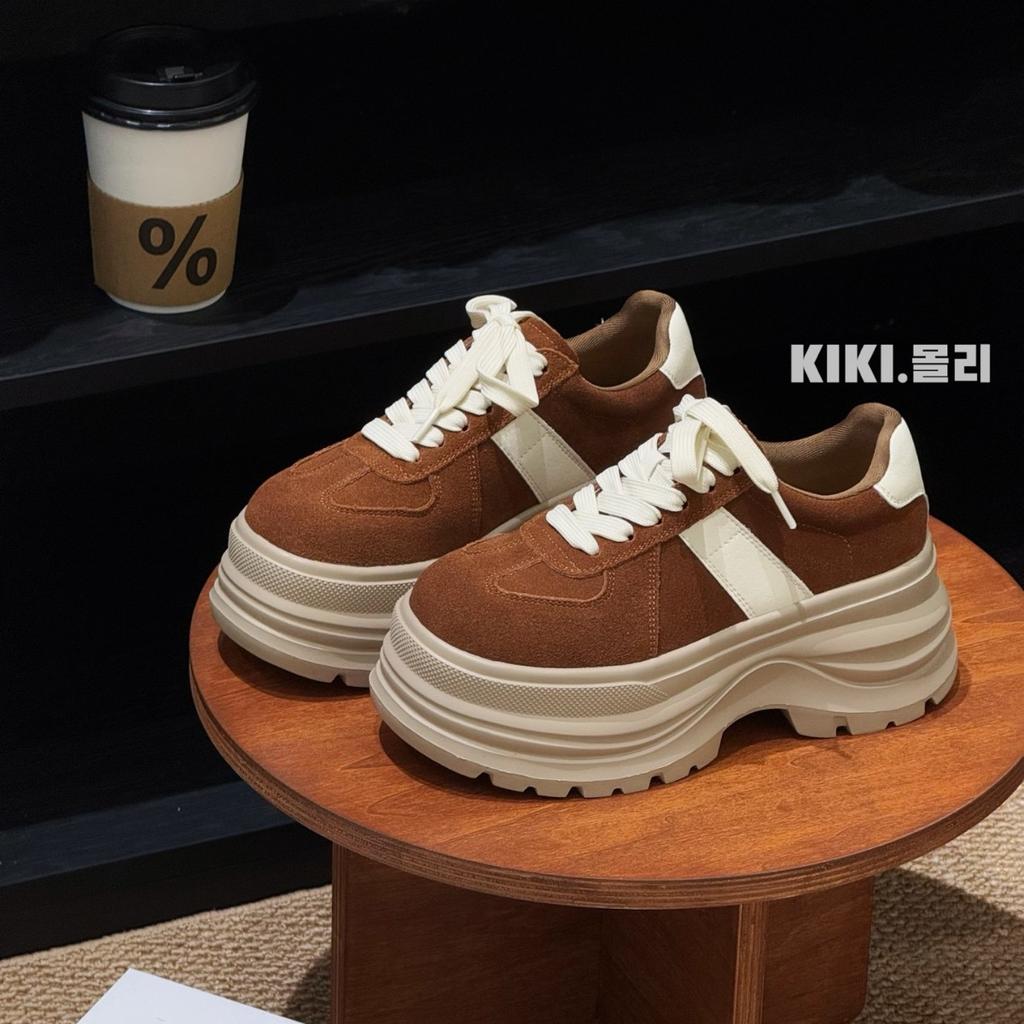 Ευρωπαϊκός σταθμός γυναικεία παπούτσια Ευρωπαϊκά εμπορεύματα παλίρροια 2025 φθινόπωρο νέα δέρμα ματ δέρμα αθλητικά και αναψυχής παπούτσια υπερυψωμένα παπούτσια με χοντρή σόλα