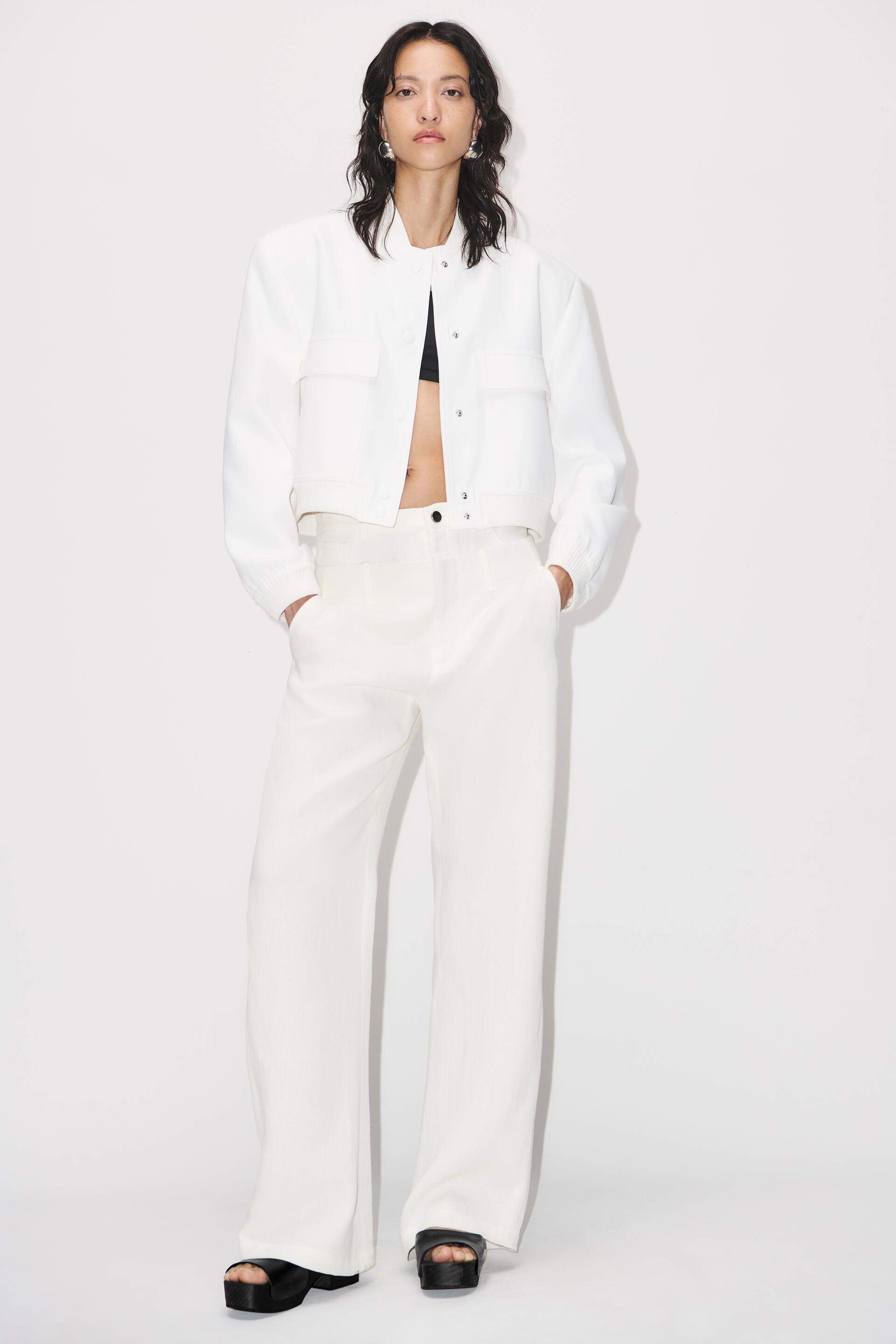 

МАКСИ-БОМБЕР С КАРМАНАМИ