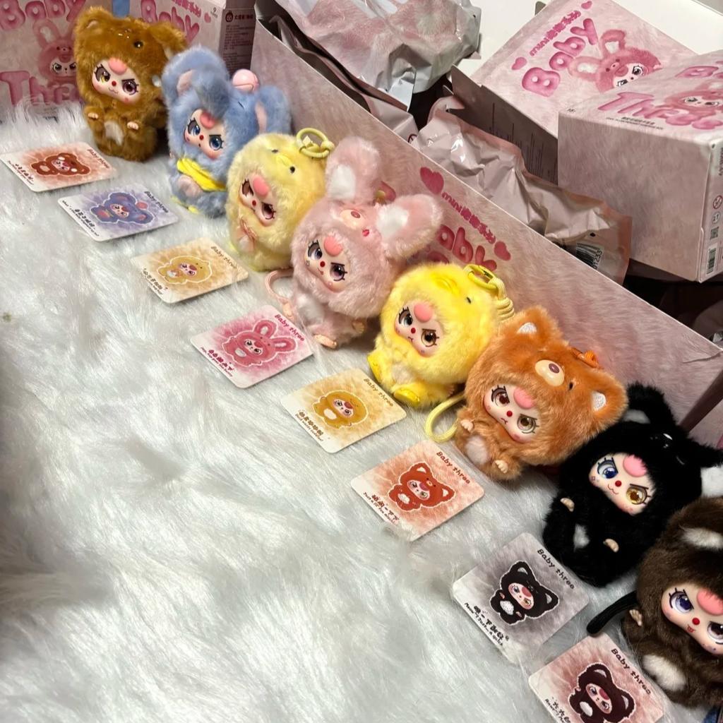 Äkta Baby Three Mini Hug Series Blind Box Söt Vinyl Docka Väskhänge Skrivbordsdekoration Trendpresent Trendig Leksak Flicka Barnpresent