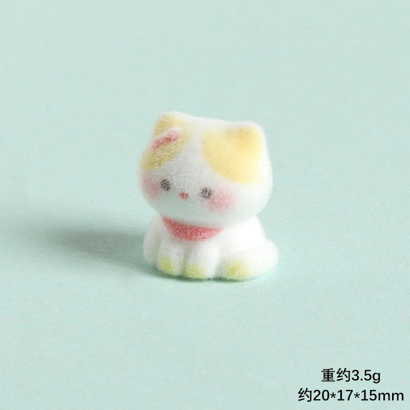 Flocked Cat Decor Fluffy Resin Animal Figures Cute Mini Desk Ornament Car Dashboard Accessory DIY Craft Supplies