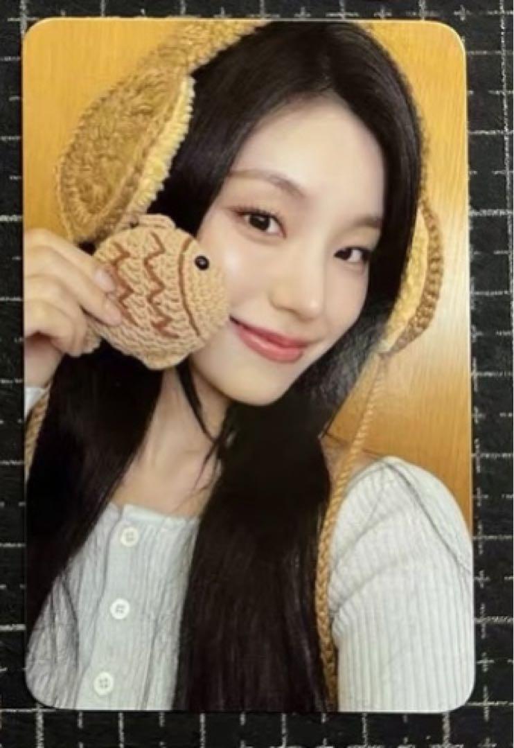 

[USED] itzy GOLD makestar limited trading card Yeji