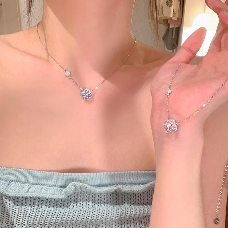 Full Diamond Lucky Four-leaf Clover Necklace for Women, Light Luxury, High-end, Unique Small-scale Collar Chain Accessory, Neck Chain