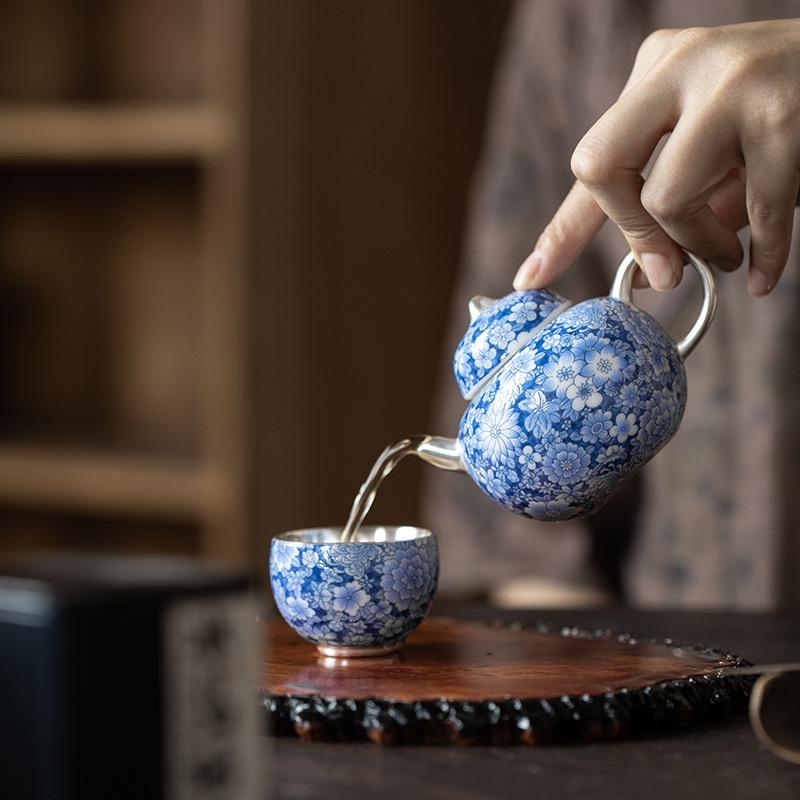 

Мастерски выполненный селадоновый керамический набор из позолоченного серебра ручной работы из одного чайника и одной чашки для кунг-фу, набор для заваривания чая, подарочная коробка