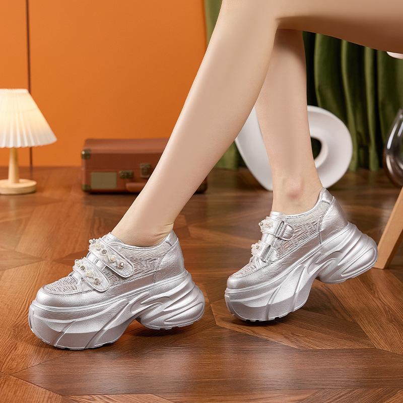 Platform white shoes women's 2025 summer new breathable mesh sandals fashionable versatile small inner height increase women's shoes