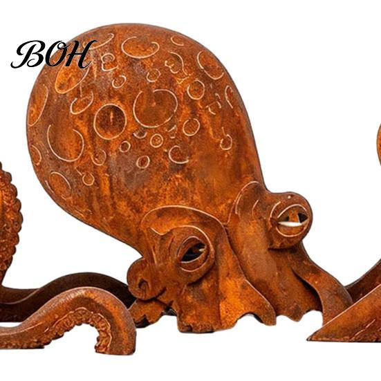 Rust-mottled Octopus Ornament Rust Patina Giant Squid Garden Sculpture, Handmade Metal Statue for Beachfront Villa Decoration Outdoor Lawn, Patio, and