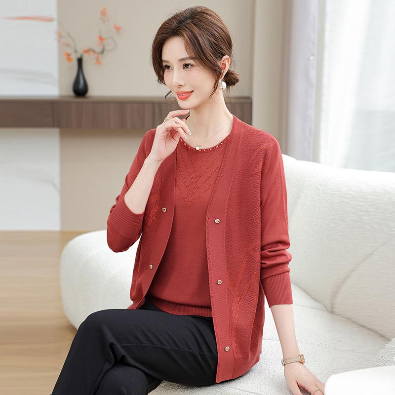 

Stylish Spring Knit Cardigan Two-Piece Set for Middle-Aged and Elderly Women 2XL (110-120 jin) червоний