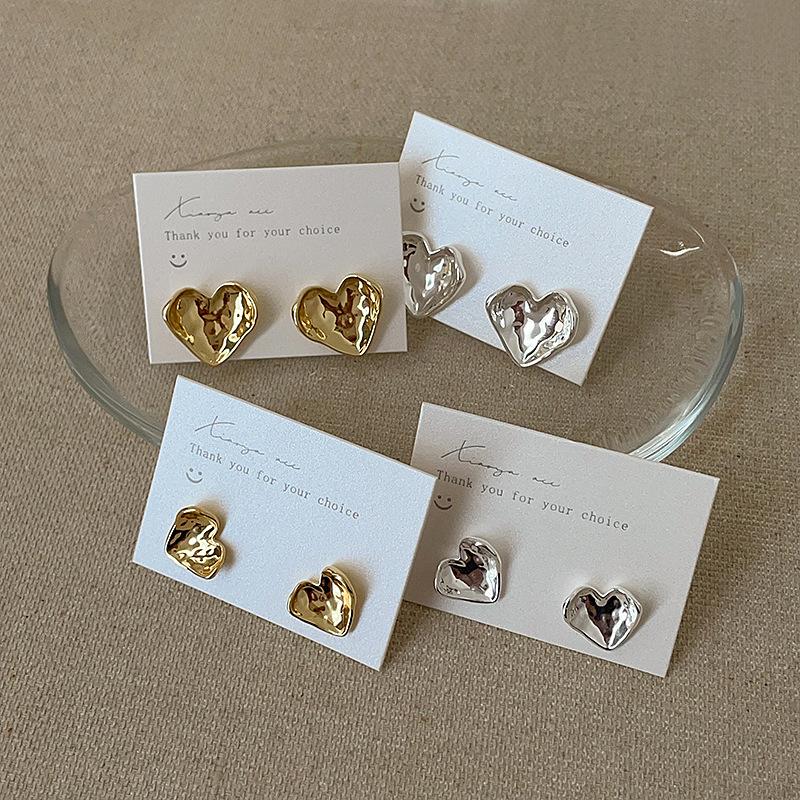 Neue plissierte Ohrstecker Vintage Herz Ohrring Gold Silberfarben Ohrring für Damen Tägliche Schmuckaccessoires Geschenke Y2K Persönlichkeit Koreanischer Ohrring
