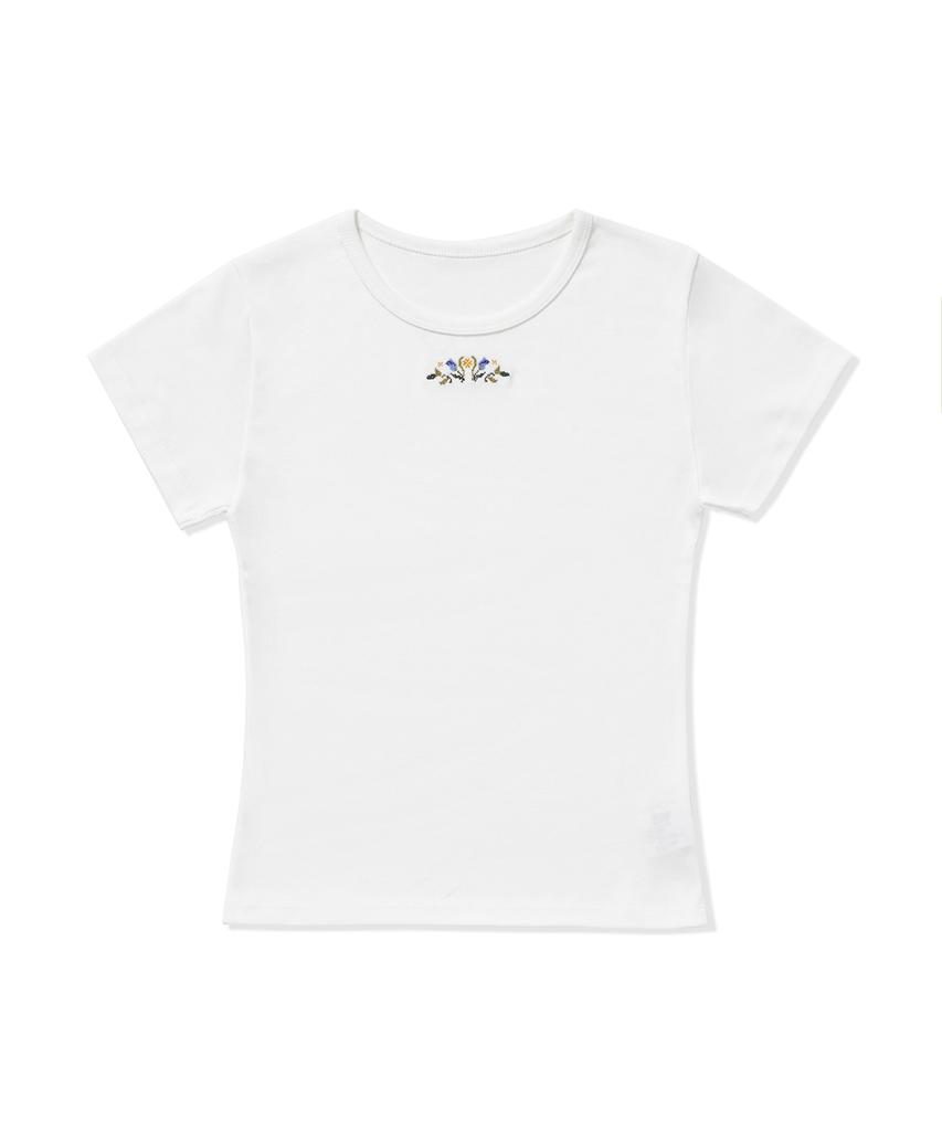 BETWEEN A AND B Mini Flower Embroidery T-Shirt [White]