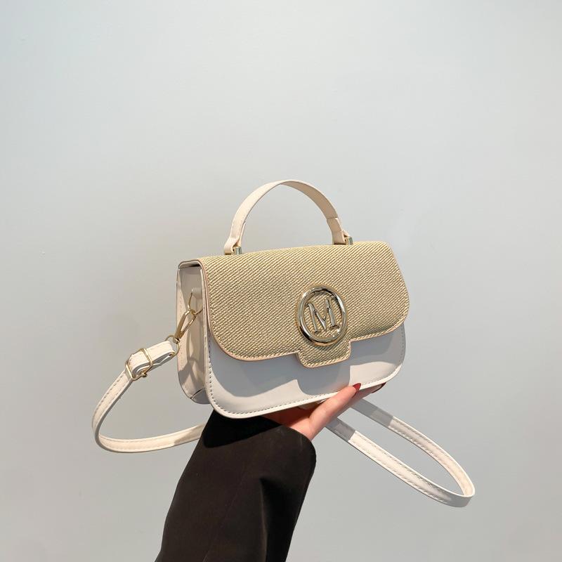 This year, the popular portable small square bag 2025 spring and summer new fashion retro foreign style letter shoulder messenger bag