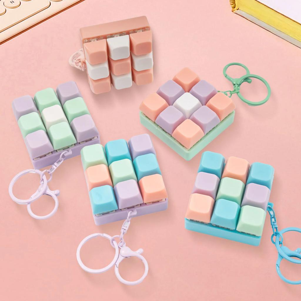 Mechanical Keycap Fidget Keychain Stress Relief Toy Portable Push Button Mini Keyboard Fidget Toy Anti Anxiety Sensory Toy Gift