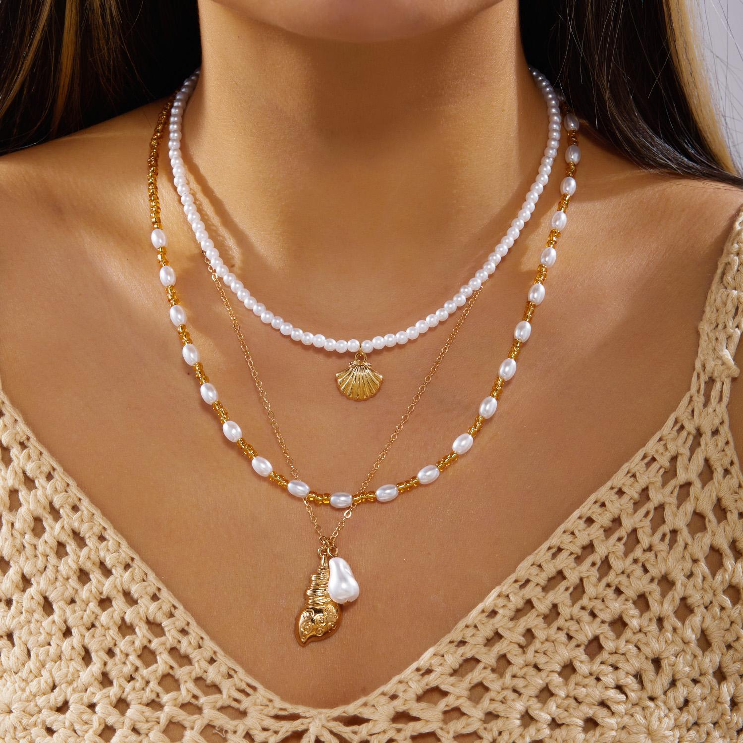 Design Sense Bohemian Multilayer Shell Pendant Necklace Set for Women Colorful Irregular Gravel Beaded Necklace Summer Jewelry