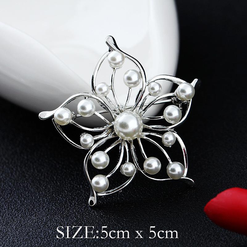 Spilla Corona di Perle e Strass di Cristallo Coreano - Spilla Versatile per Sciarpe da Donna con Spedizione Gratuita