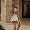 Rochie de vară stil pură poftă, fără mâneci, cu legare la gât, spate decupat, talie înaltă, linie A, subțire, imprimeu cu buline, versatilă