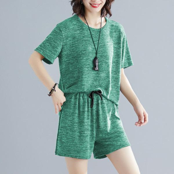 Large-size Women's Summer Two-piece Loose-fitting Set That Flatters Both Slim and Plump Figures - Oversized Short-sleeved Shorts Set