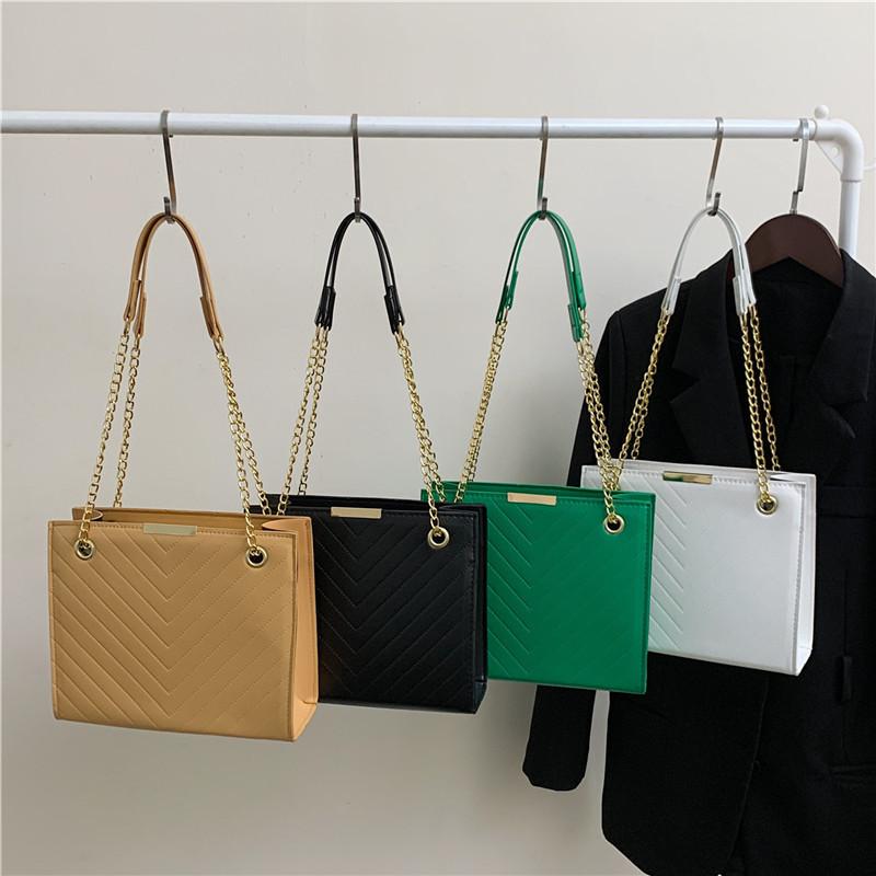 Schicke PU-Ledertasche mit Kettenriemen Stilvolles gestepptes Design für den täglichen Gebrauch