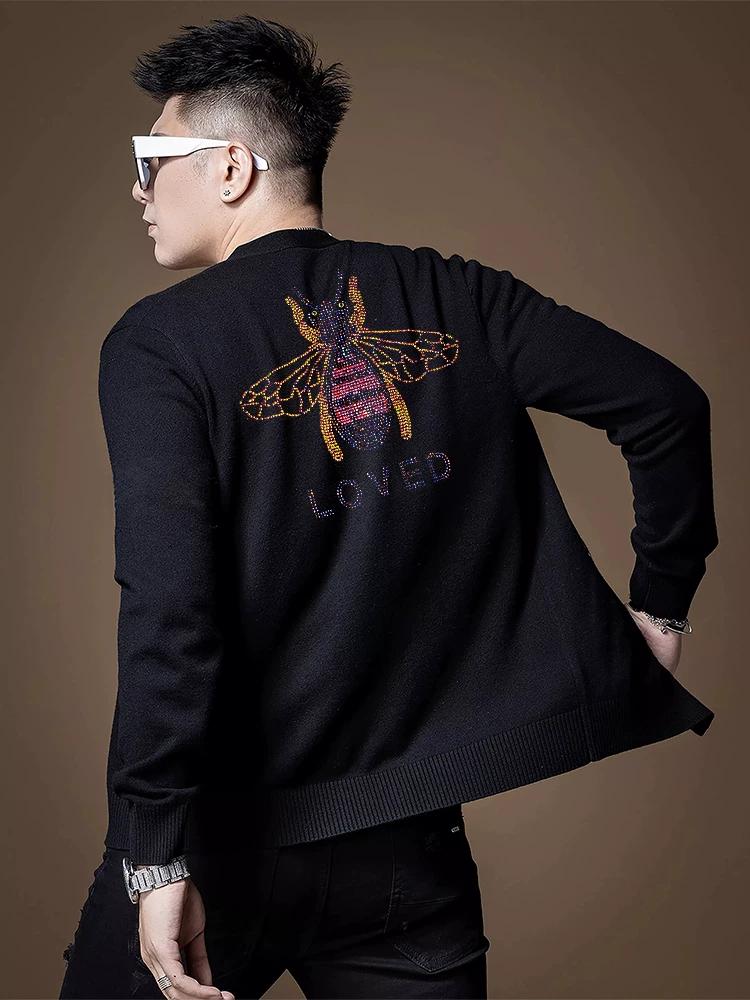 2025 Spring and Autumn New Style Little Bee Rhinestone Men s Cardigan Sweater European Trend Brand V-Neck Casual Jacket Men s Clothing M чёрный