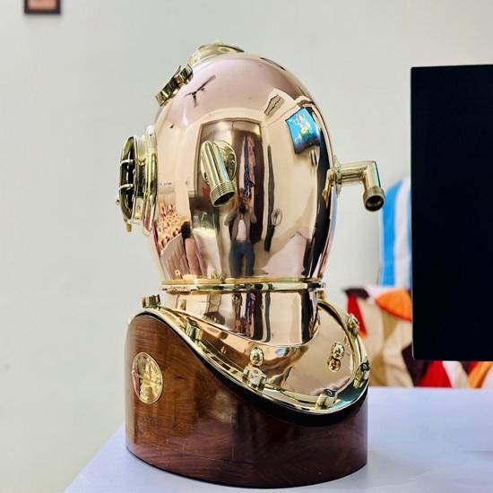 45.72 Cm Copper Brass Diving Helmet Mark V Deep Sea Scuba Divers Helmet With Wooden Base Decorative