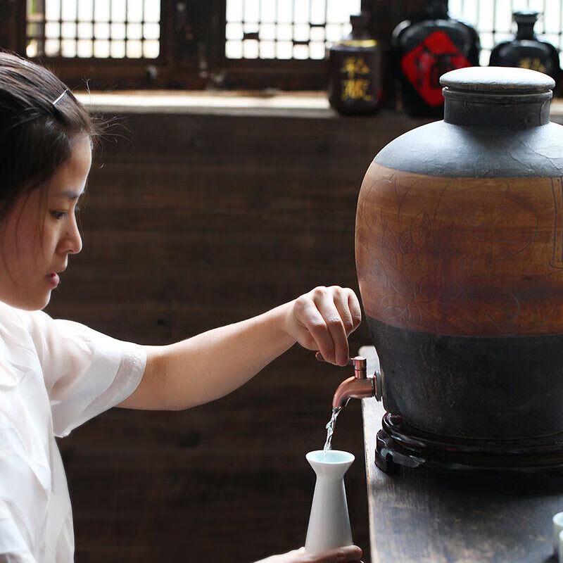 Jingdezhen Ceramic Sealed Wine Jar