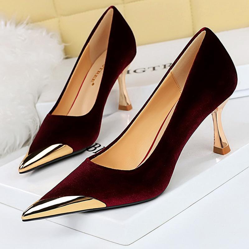 

Women 7 Cm Heels Metal Pointed Women Pumps Kitten Heels Sexy Party Shoes Women Suede Lady Heels Luxury Wedding Shoes 34 вино красного