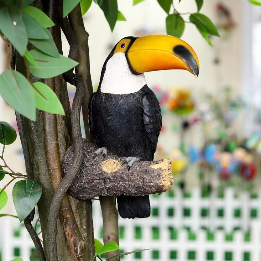 1 Pcs Bird Figurine Tree Hugger Decor Hanging Resin Ornaments Garden Statue Creative Simulation Animal Yard Wall Decoration