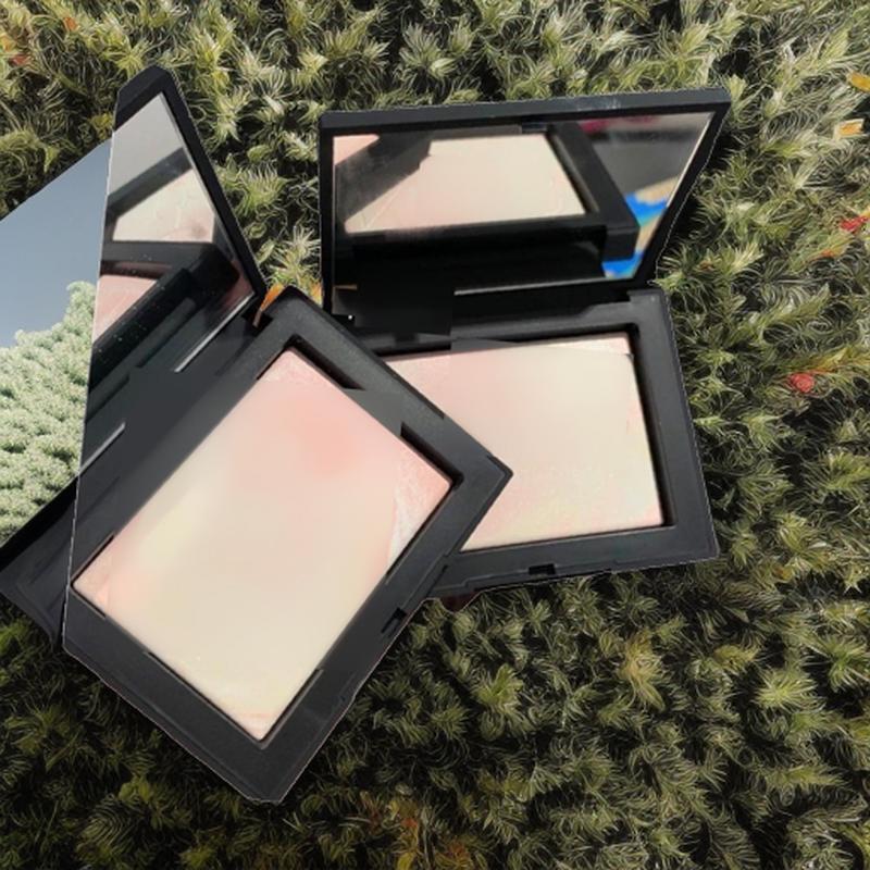 

Long-lasting Nebula Purple Marble Highlighter and Concealer As Shown x 1