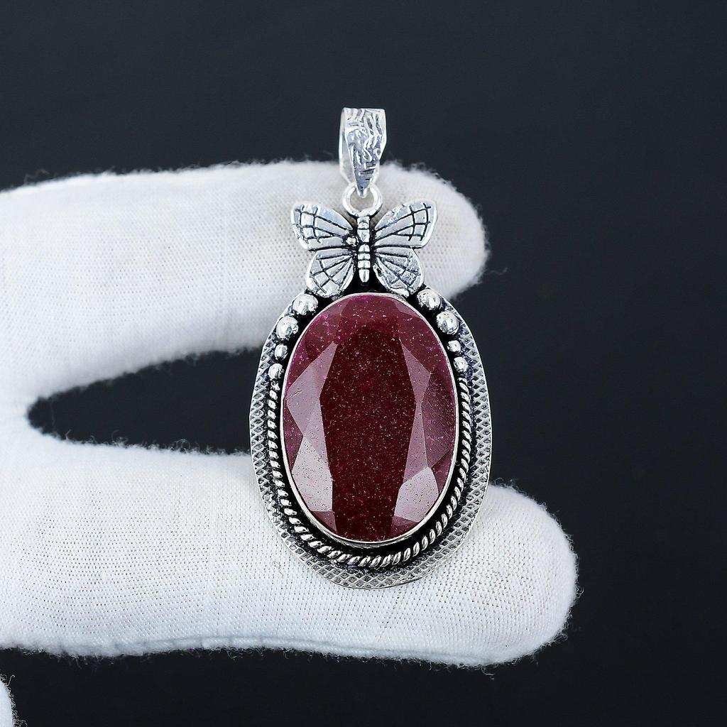 Natürlicher Roter Sonnenstein Edelstein Silberanhänger in 925 Sterlingsilber - Handgefertigtes Schmetterlingsdesign, Alltagsschmuck, Einzigartiger Anhänger Geburtstagsgeschenk