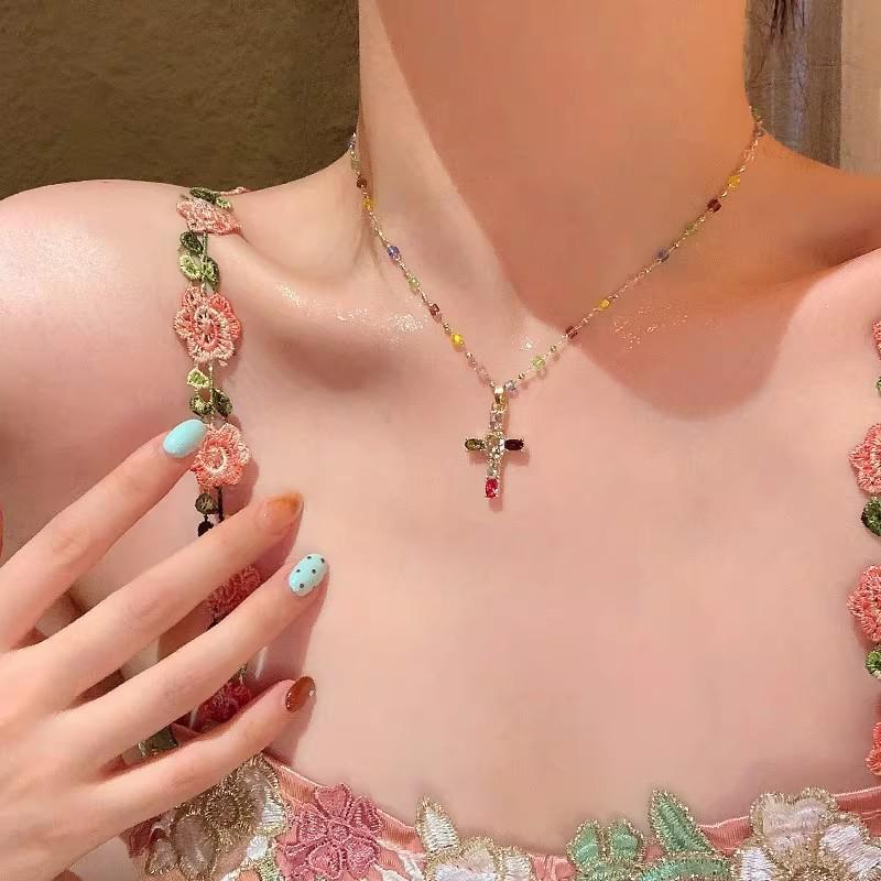 Elegant Pearl Necklace: Trendy, High-End Titanium Steel Clavicle Chain for Women