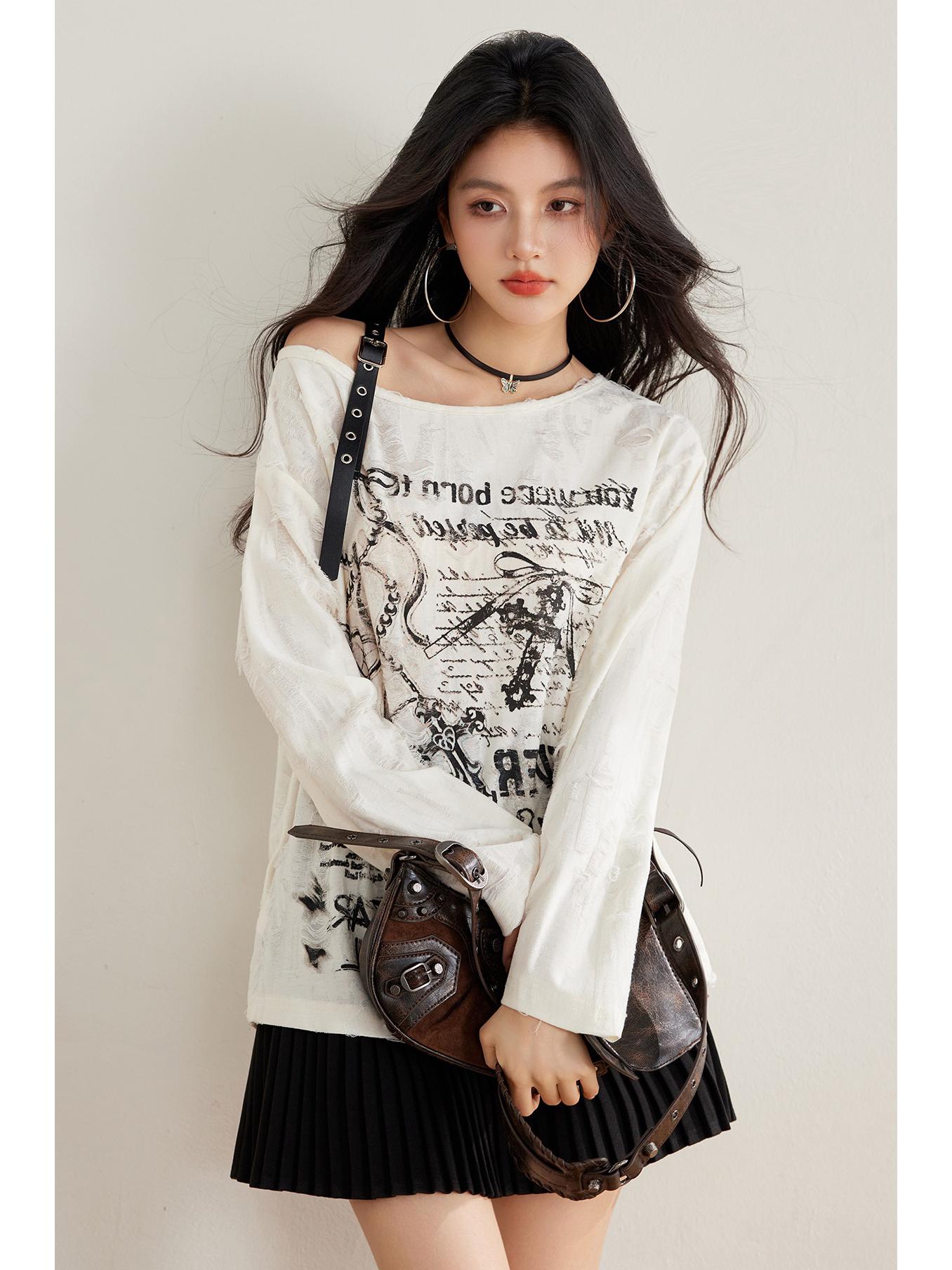 

Американская асимметричная футболка с открытым плечом и рваным эффектом - Дизайн весна/лето Small