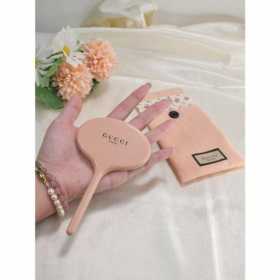 Damen-Make-up-Tasche, geeignet als Geschenk für Ihre Freundin oder Freunde. Aus pinkfarbener Leinwand gefertigt.