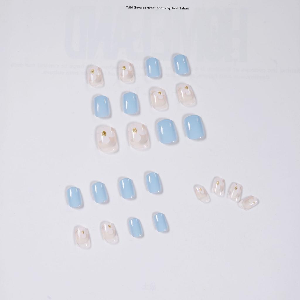 Simple light blue cute wearing nail short gold glitter flower manicure fake nail nail piece