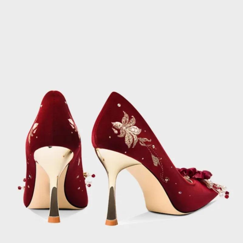 Fashion Women's Fashion Thin Heel Shoes Spring New Pointed Head Shallow Mouth Suede Flowers Anti-slip Wear-resistant Wedding Shoes