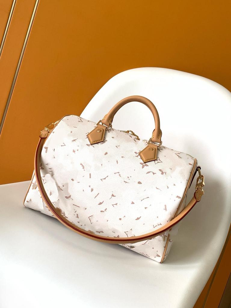 LV 2025 Boston Trend Ostrich Leather Shoulder Bag Fashion Couple Model