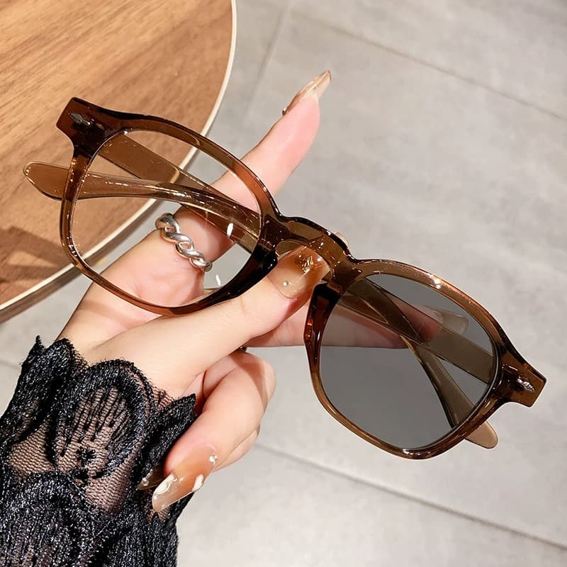 Trendy Photochromic Myopia Glasses Women Men Anti Blue Light Near Sight Eyeglasses Round Frame Color Change Eyewear 0 To -4.0