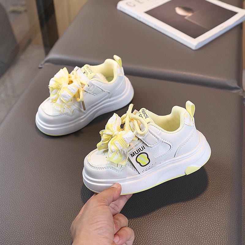 

Spring 2025 Girls Breathable Soft Sole Sneakers: Casual Princess Shoes for Middle and Big Kids Size 27 - Inner Length 16.5CM