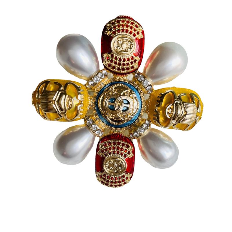 Brooch Baroque Court Style Simulation Pearl Corsage Pins for Women Men Vintage Accessories