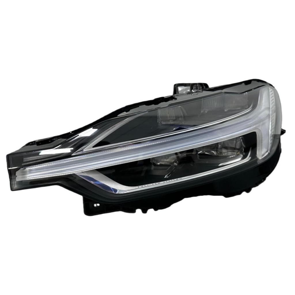 Volvo XC60 Left Headlight Assembly (2018-2025) 31656554 31395897