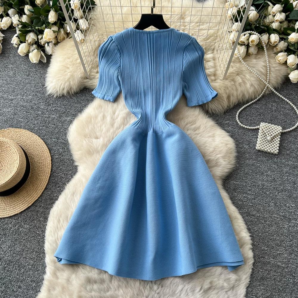 2026 Nuovi Arrivi Estivi Vestito Maglione Scollo a U Perline Manica Corta Aderente per Vestito da Festa di Compleanno Vestito Maglia Pieghettato Blu Strass Eventi Serata