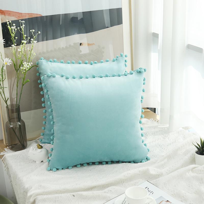 

Оксамитова наволочка з помпоном - Сучасна мінімалістична однотонна наволочка для декоративної подушки 30x50 cm