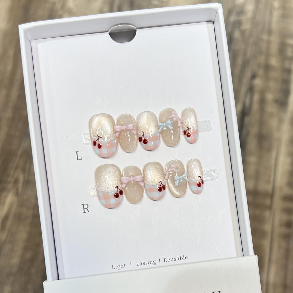 Small, Fresh and Cute French Cat-eye Nail Art Piece Pure Hand-wearing Short Style