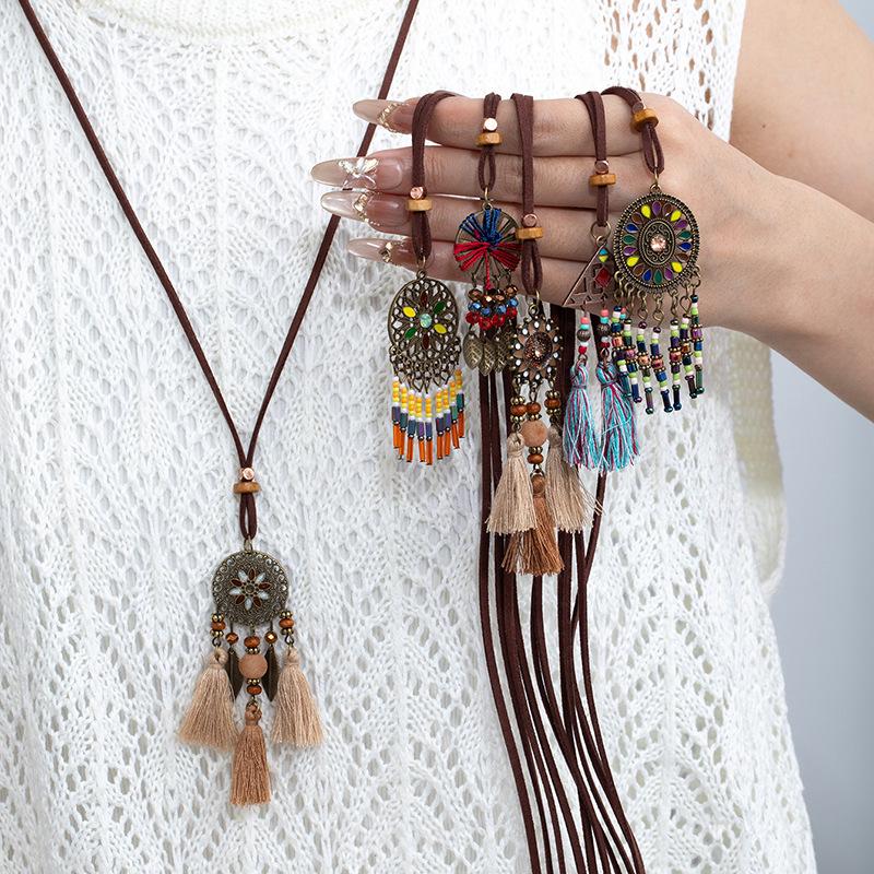 Bohemian Tassel Flower Pendant Retro Ethnic Necklace - Handmade Long Woven Design